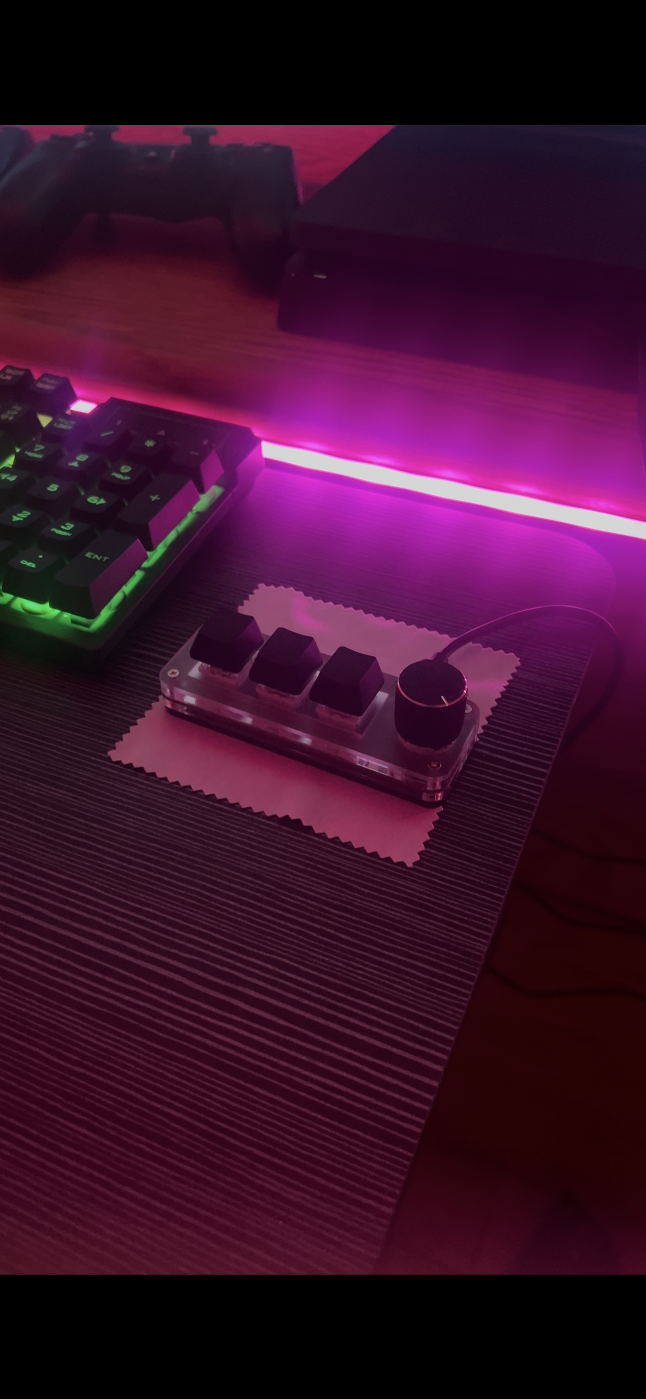 3-Key Mechanical Macro Pad – RGB Backlit with Satisfying Clicks & Easy Macros